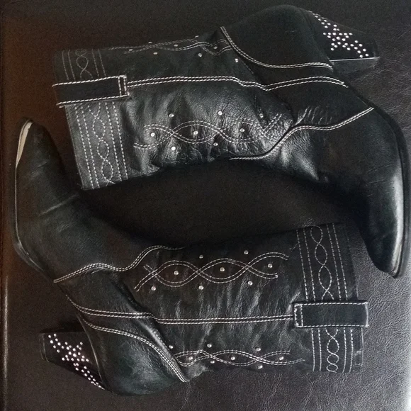 Dingo Rhinestone Low Rise Cowboy Boots - Picture 3 of 14